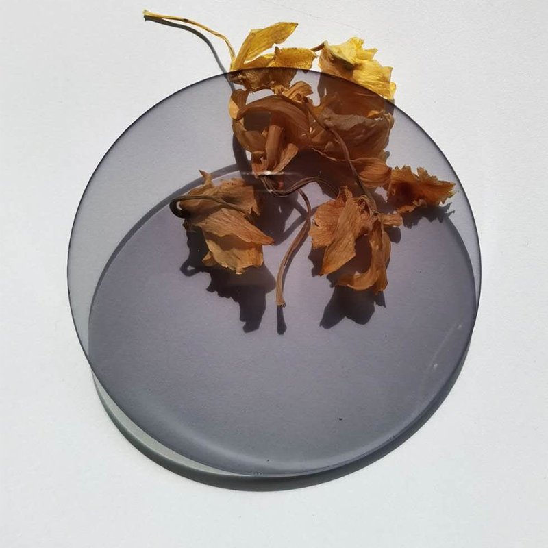 1.67 เลนส์โฟโตโครมิก SHMC